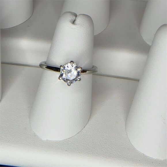 Fashion Jewelry  1 CT CZ Silver Plated Solitaire Engagement Ring Size 6 - Picture 6 of 11